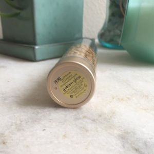 Makeup - Golden glow liquid minerals Makeup - Golden glow liquid minerals